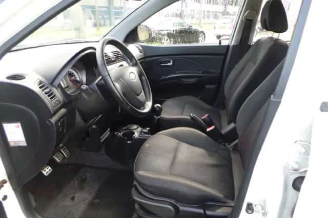 Kia Picanto (2009) thumbnail 6