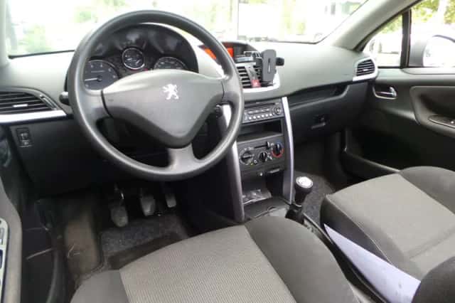 Peugeot 207 (2007) thumbnail 2