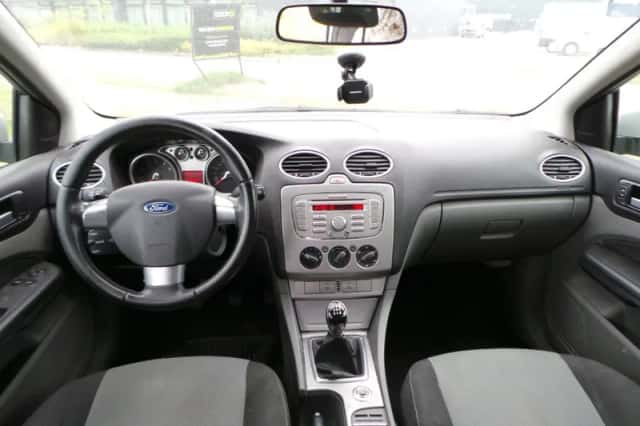Ford Focus (2009) thumbnail 2