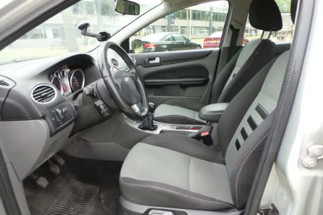 Ford Focus (2009) thumbnail 6