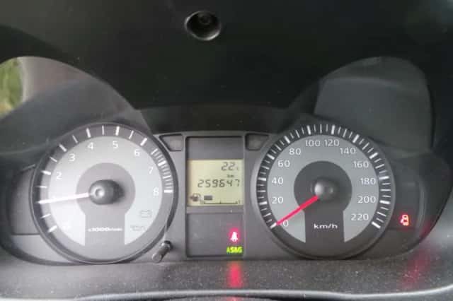 Mitsubishi Colt (2010) thumbnail 3