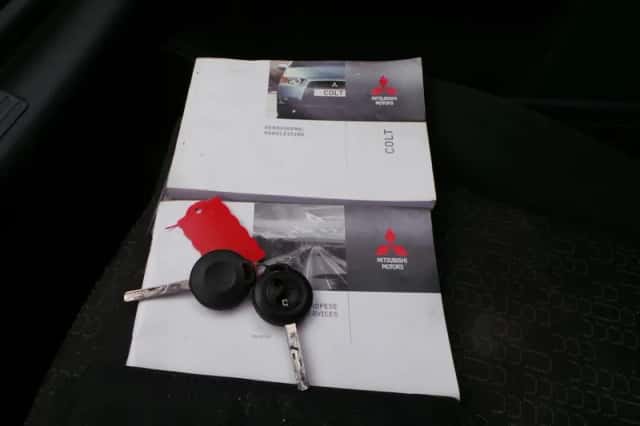 Mitsubishi Colt (2010) thumbnail 4