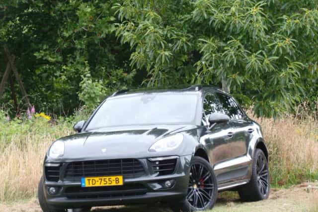 Porsche Macan (2018) thumbnail 1