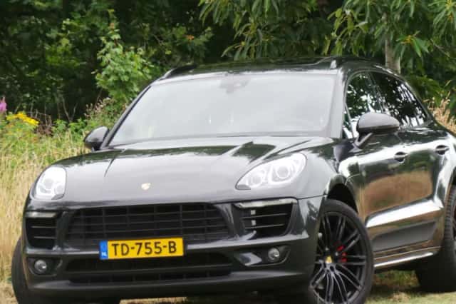 Porsche Macan (2018) thumbnail 5