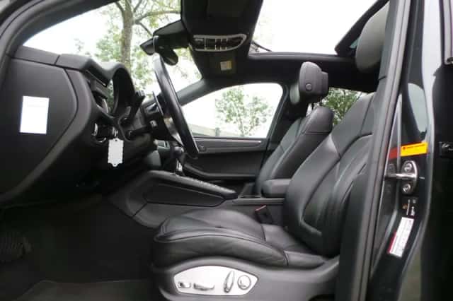 Porsche Macan (2018) thumbnail 6