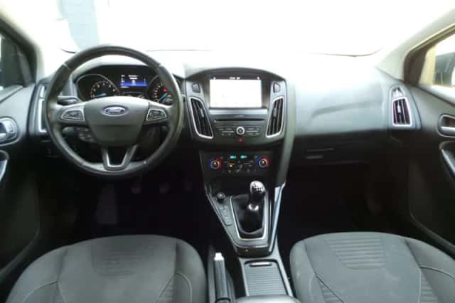 Ford Focus (2016) thumbnail 2