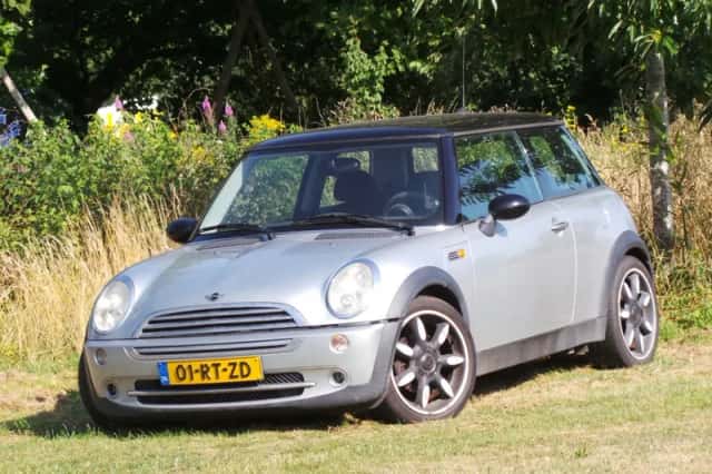 MINI Cooper (2005) thumbnail 1