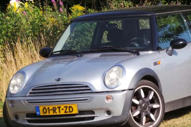 MINI Cooper (2005) thumbnail 5