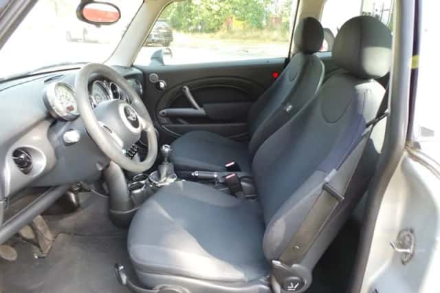 MINI Cooper (2005) thumbnail 6