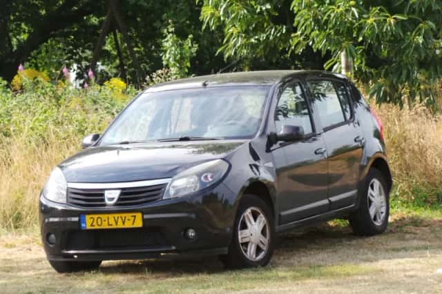 Dacia Sandero (2010) thumbnail 1