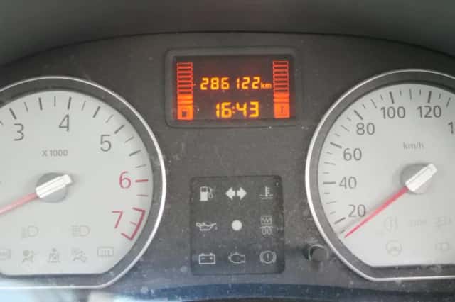 Dacia Sandero (2010) thumbnail 3