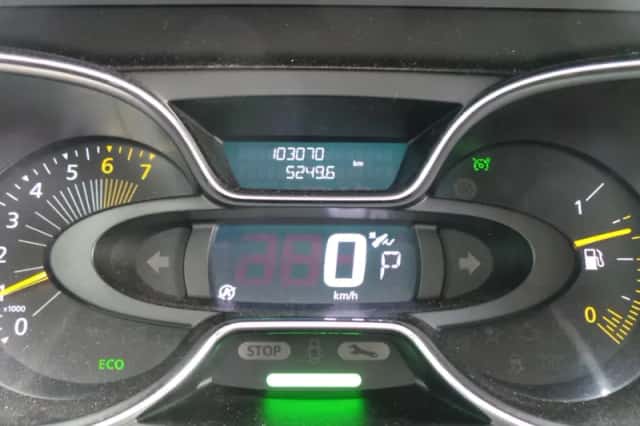 Renault Captur (2016) thumbnail 3