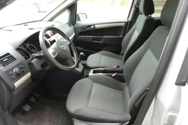 Opel Zafira (2008) thumbnail 6