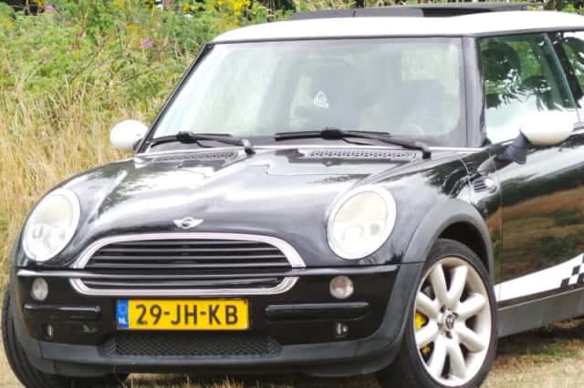MINI One (2002) thumbnail 3