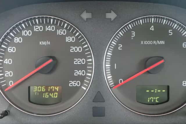 Volvo V70 (2003) thumbnail 3