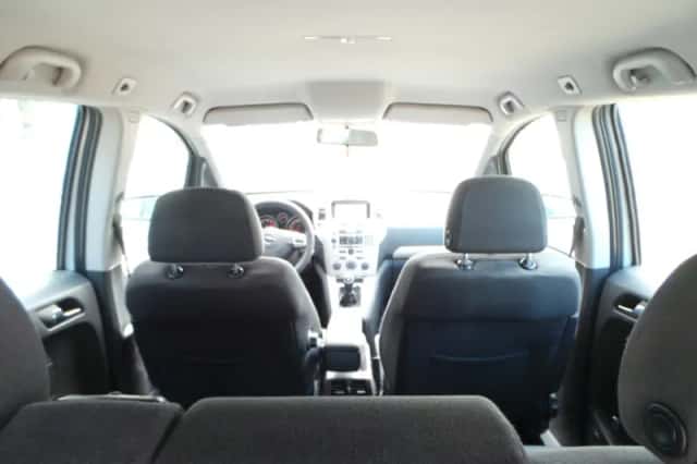 Opel Zafira (2009) thumbnail 5