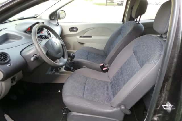 Renault Twingo (2009) thumbnail 2