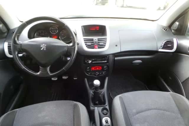 Peugeot 206+ (2009) thumbnail 2