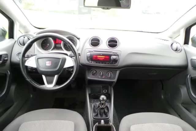SEAT Ibiza (2011) thumbnail 2