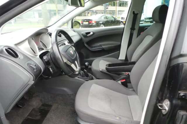 SEAT Ibiza (2011) thumbnail 6