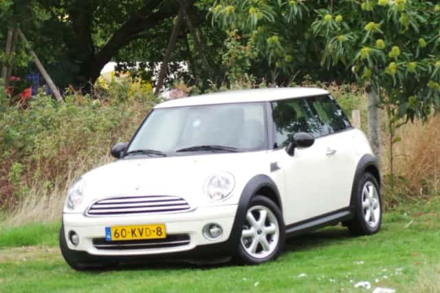 MINI One (2010) thumbnail 1