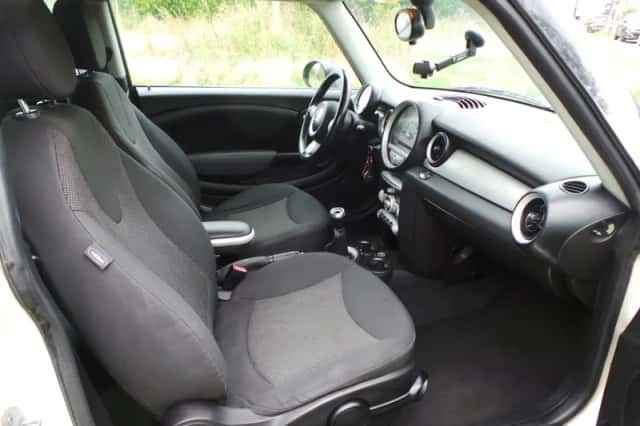 MINI One (2010) thumbnail 5