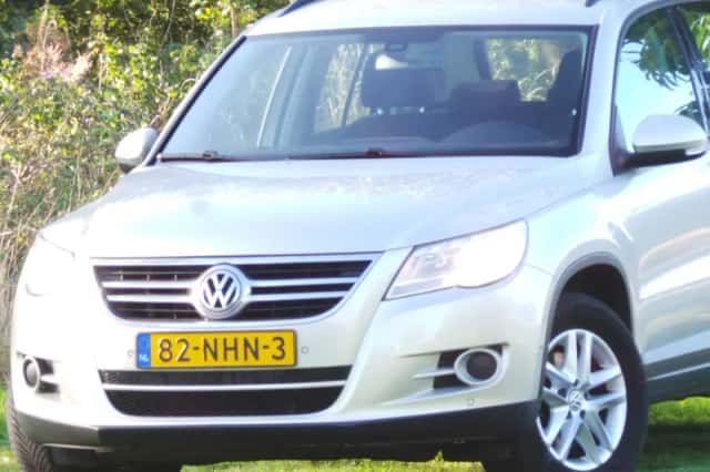 Volkswagen Tiguan (2010) thumbnail 5