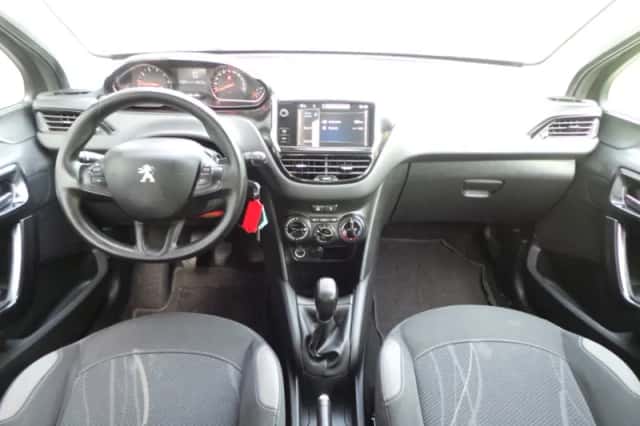 Peugeot 208 (2014) thumbnail 2