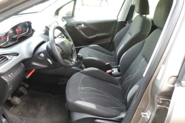 Peugeot 208 (2014) thumbnail 6