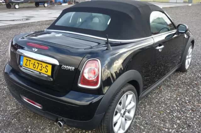 MINI Roadster (2012) thumbnail 6