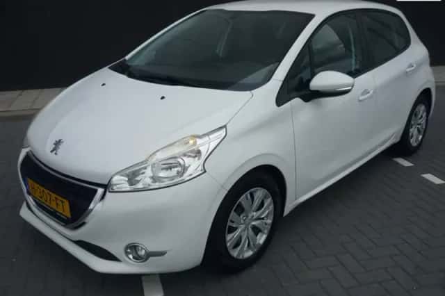 Peugeot 208 (2014) thumbnail 1