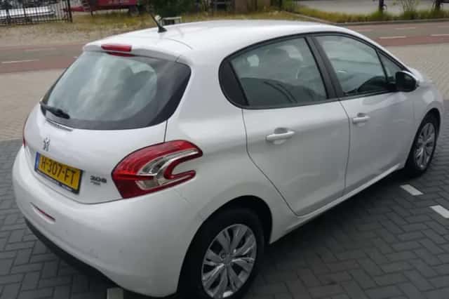 Peugeot 208 (2014) thumbnail 5