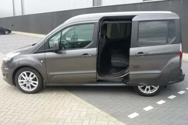Ford Tourneo Connect (2016) thumbnail 3