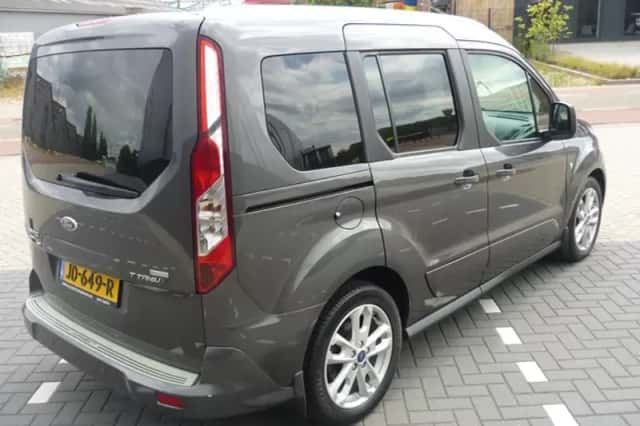 Ford Tourneo Connect (2016) thumbnail 6