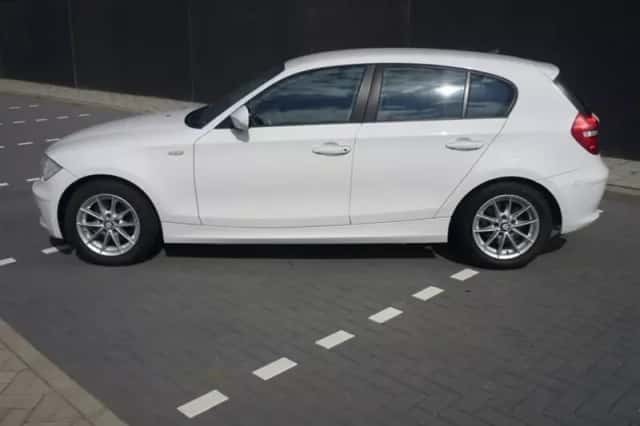 BMW 1-Serie (2010) thumbnail 2