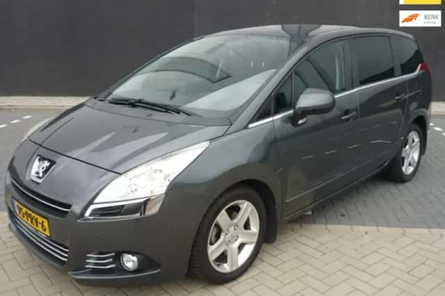 Peugeot 5008 (2011) thumbnail 1