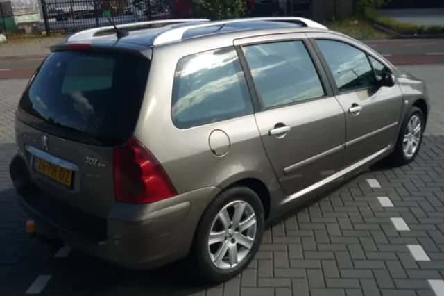 Peugeot 307 (2004) thumbnail 5