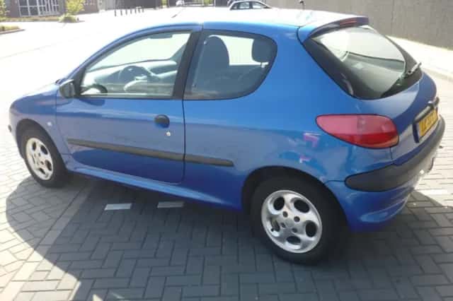 Peugeot 206 (2002) thumbnail 3