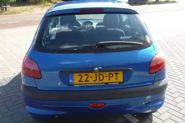 Peugeot 206 (2002) thumbnail 4