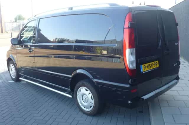 Mercedes-Benz Vito (2012) thumbnail 3