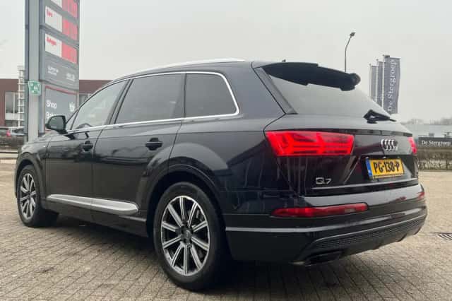 Audi Q7 (2016) thumbnail 4
