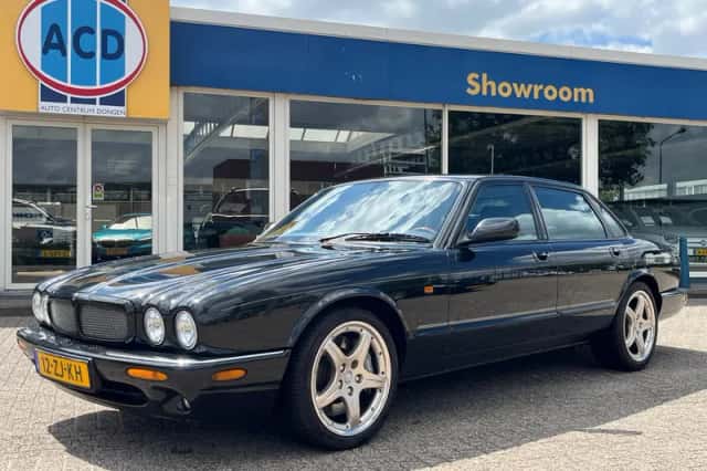 Jaguar XJR (2000) thumbnail 1