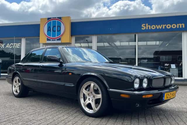 Jaguar XJR (2000) thumbnail 3