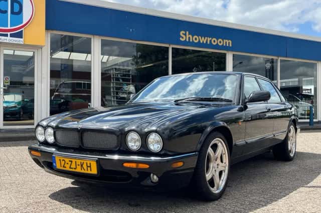 Jaguar XJR (2000) thumbnail 4