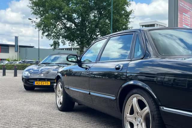 Jaguar XJR (2000) thumbnail 5