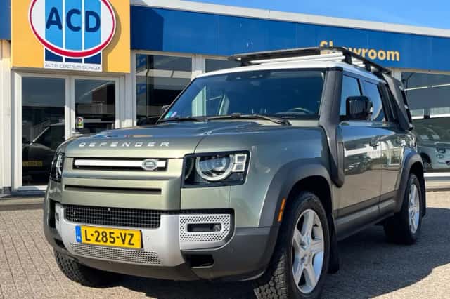 Land Rover Defender (2021) thumbnail 3