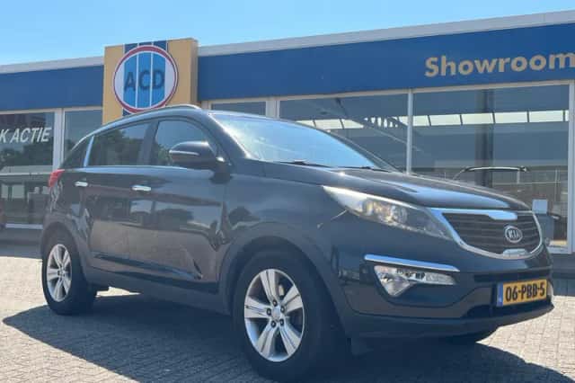 Kia Sportage (2011) thumbnail 4