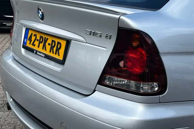 BMW 3-Serie (2004) thumbnail 6