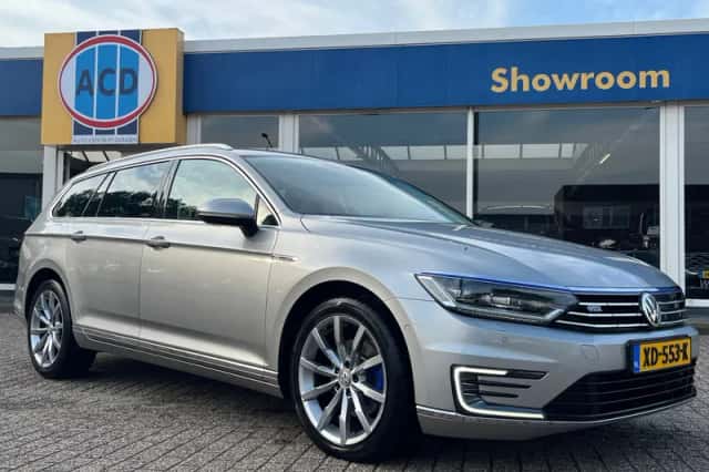 Volkswagen Passat (2015) thumbnail 4