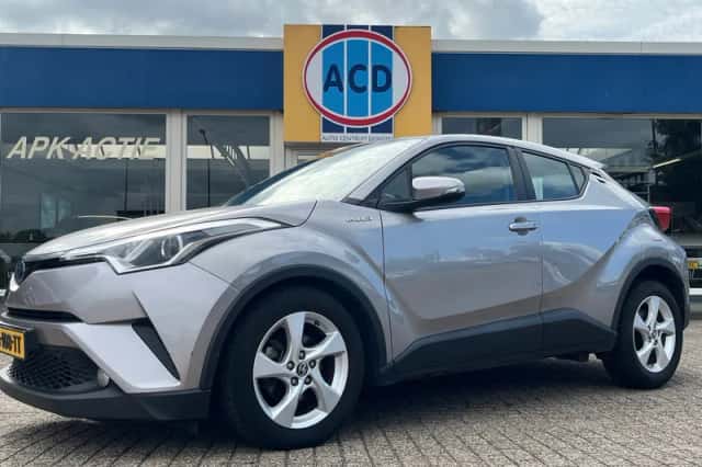 Toyota C-HR (2018) thumbnail 1